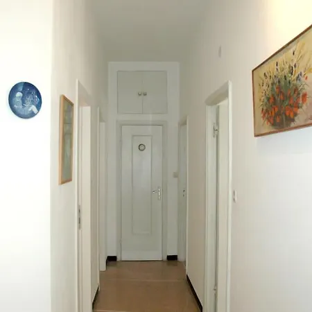 Apartment Beautiful 1 Min Walk From The Beach Castle Of